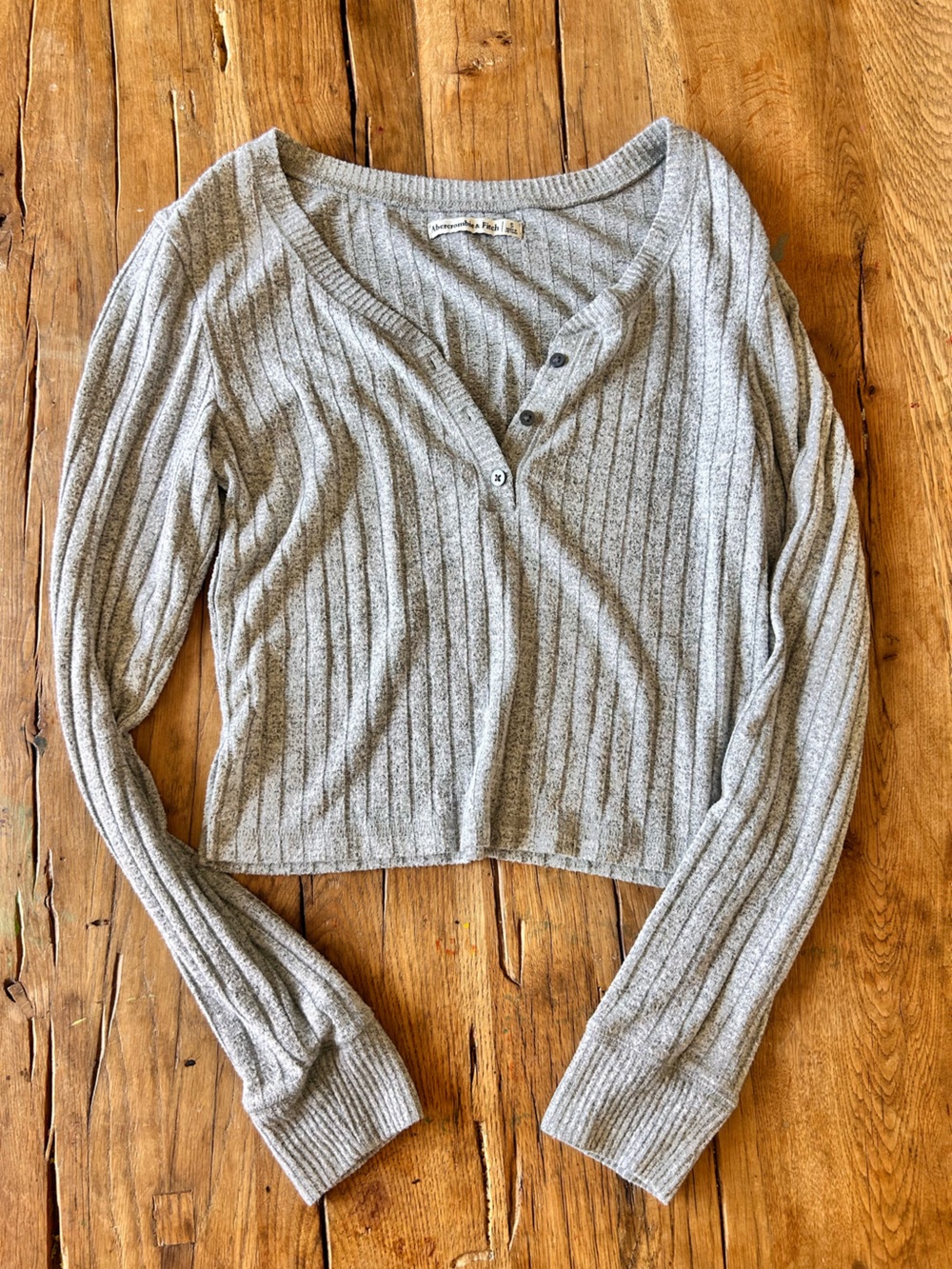 Abercrombie & Fitch Light Gray Ribbed Button-Front Cardigan Henley button small - Picture 1 of 5
